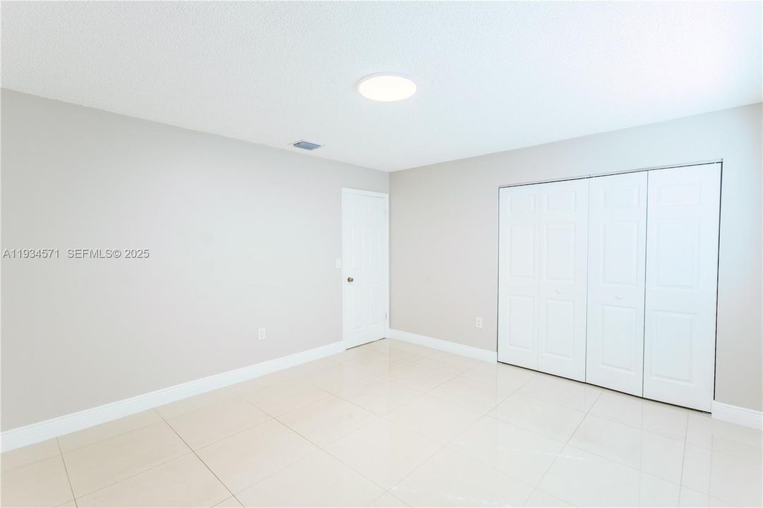 For Rent: $2,600 (2 beds, 2 baths, 1030 Square Feet)