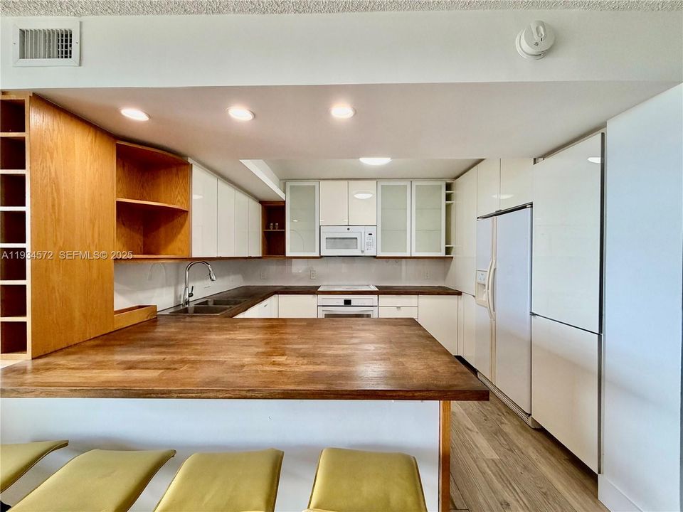 En Renta: $2,800 (2 camas, 2 baños, 1075 Pies cuadrados)