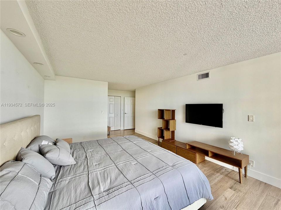 En Renta: $2,800 (2 camas, 2 baños, 1075 Pies cuadrados)