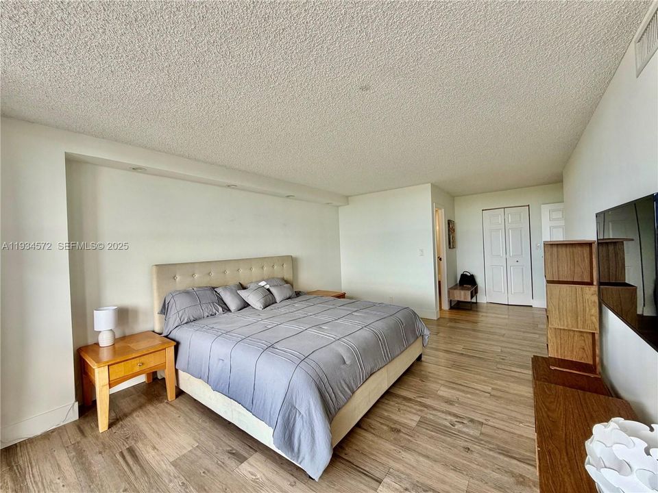 En Renta: $2,800 (2 camas, 2 baños, 1075 Pies cuadrados)