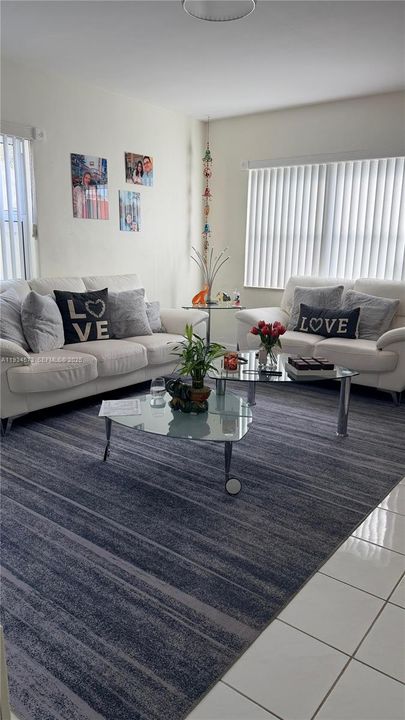 For Sale: $580,000 (3 beds, 1 baths, 1056 Square Feet)