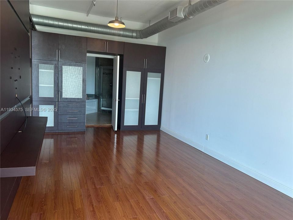 For Sale: $670,000 (3 beds, 2 baths, 1362 Square Feet)