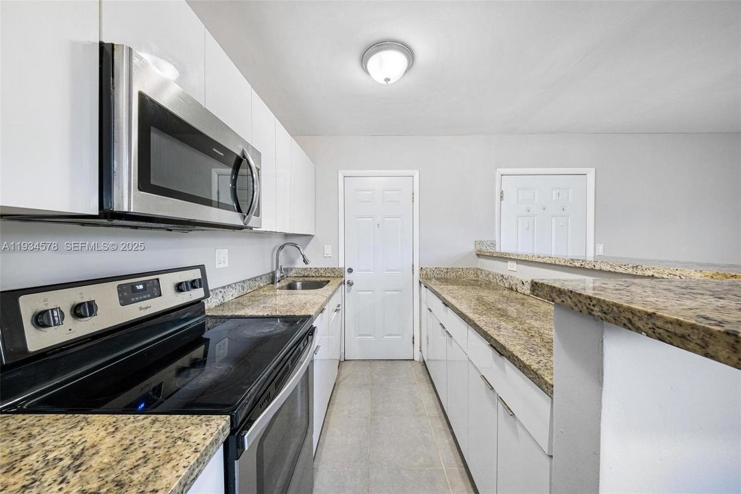 En Renta: $1,625 (1 camas, 1 baños, 11597 Pies cuadrados)