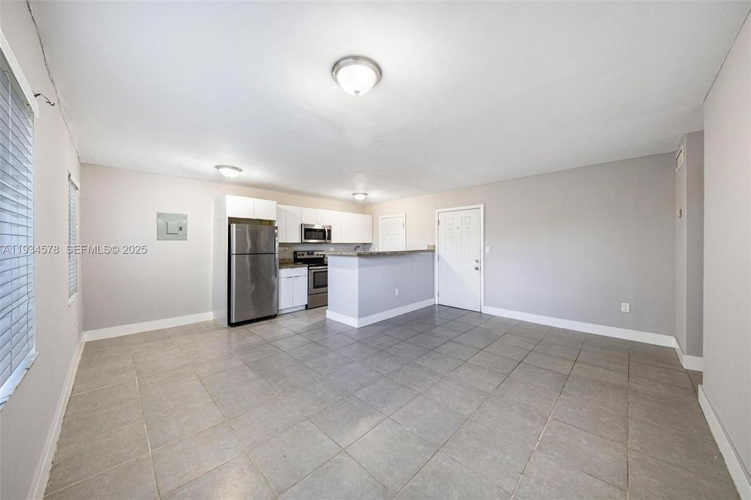 En Renta: $1,625 (1 camas, 1 baños, 11597 Pies cuadrados)