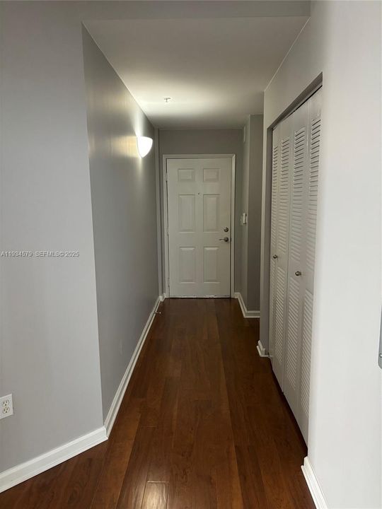 В аренду: $2,700 (2 спален, 2 ванн, 1280 Квадратных фут)