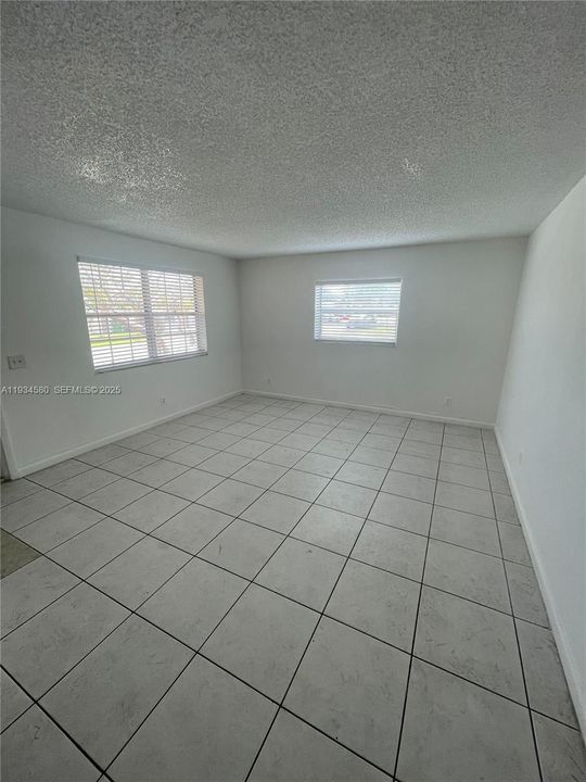 For Rent: $1,700 (2 beds, 1 baths, 9275 Square Feet)