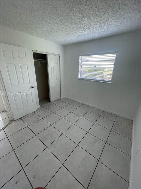 For Rent: $1,700 (2 beds, 1 baths, 9275 Square Feet)