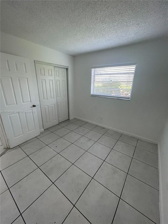 For Rent: $1,700 (2 beds, 1 baths, 9275 Square Feet)