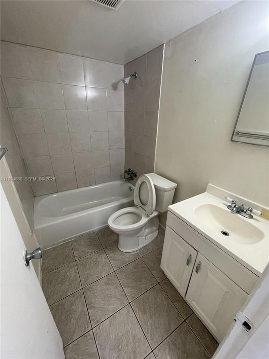 For Rent: $1,700 (2 beds, 1 baths, 9275 Square Feet)