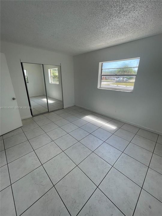 For Rent: $1,700 (2 beds, 1 baths, 9275 Square Feet)