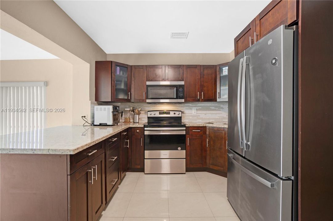 For Sale: $490,000 (3 beds, 2 baths, 1395 Square Feet)