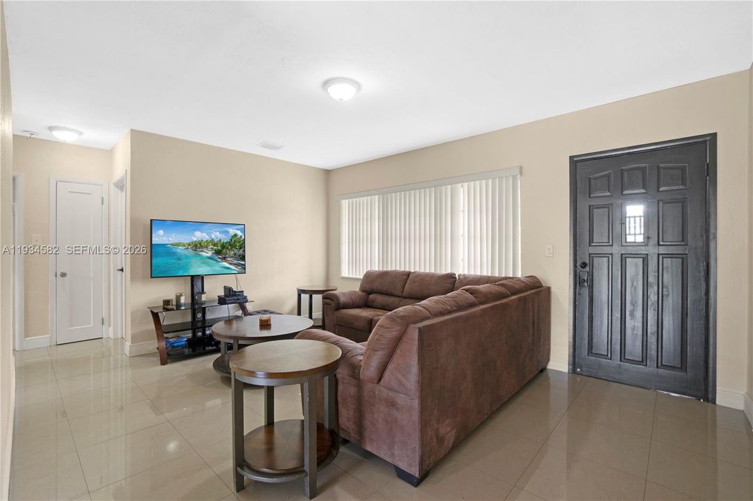 For Sale: $490,000 (3 beds, 2 baths, 1395 Square Feet)