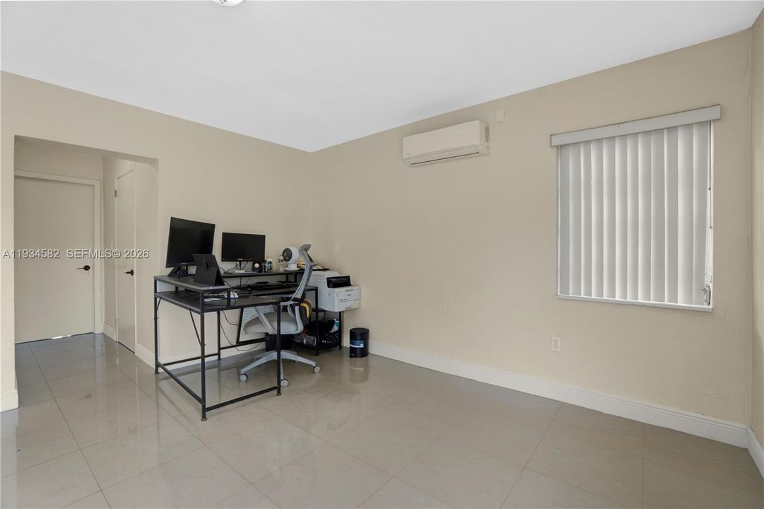 For Sale: $490,000 (3 beds, 2 baths, 1395 Square Feet)