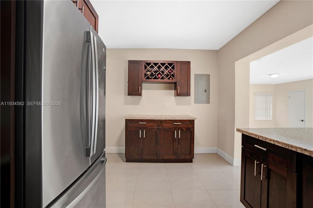 For Sale: $490,000 (3 beds, 2 baths, 1395 Square Feet)