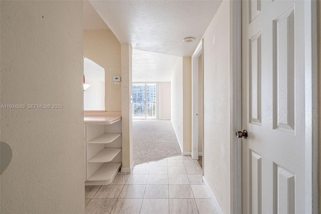 待售: $189,900 (1 贝兹, 1 浴室, 1066 平方英尺)