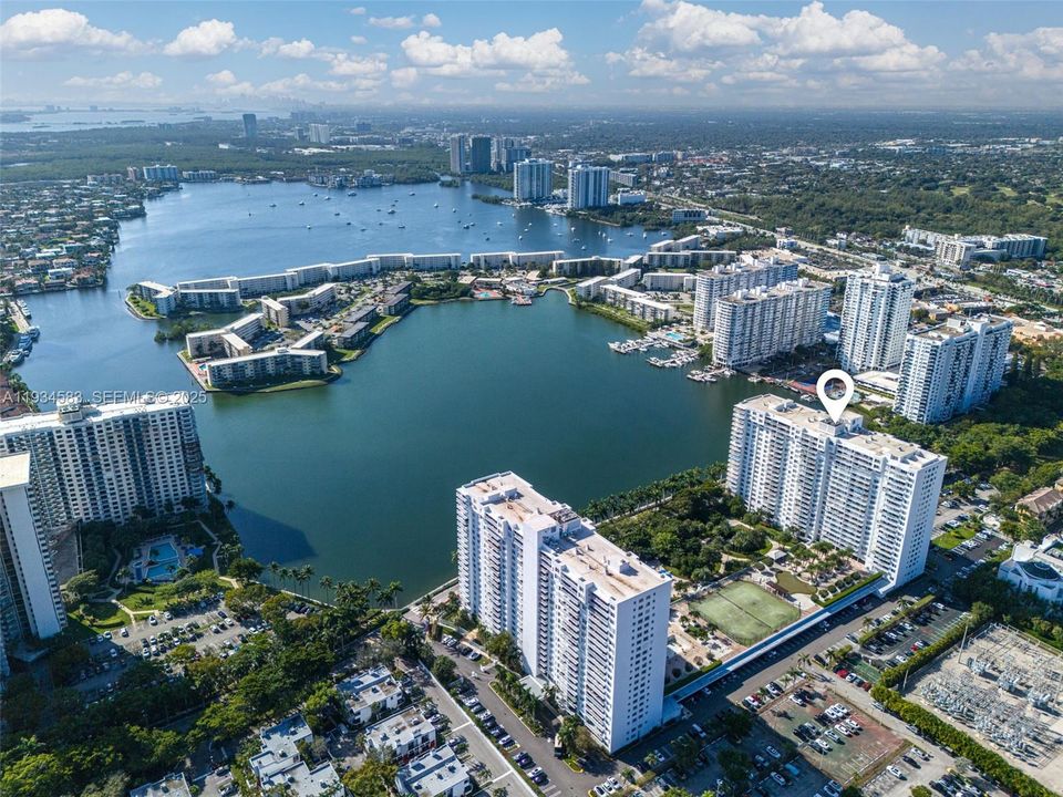 待售: $189,900 (1 贝兹, 1 浴室, 1066 平方英尺)