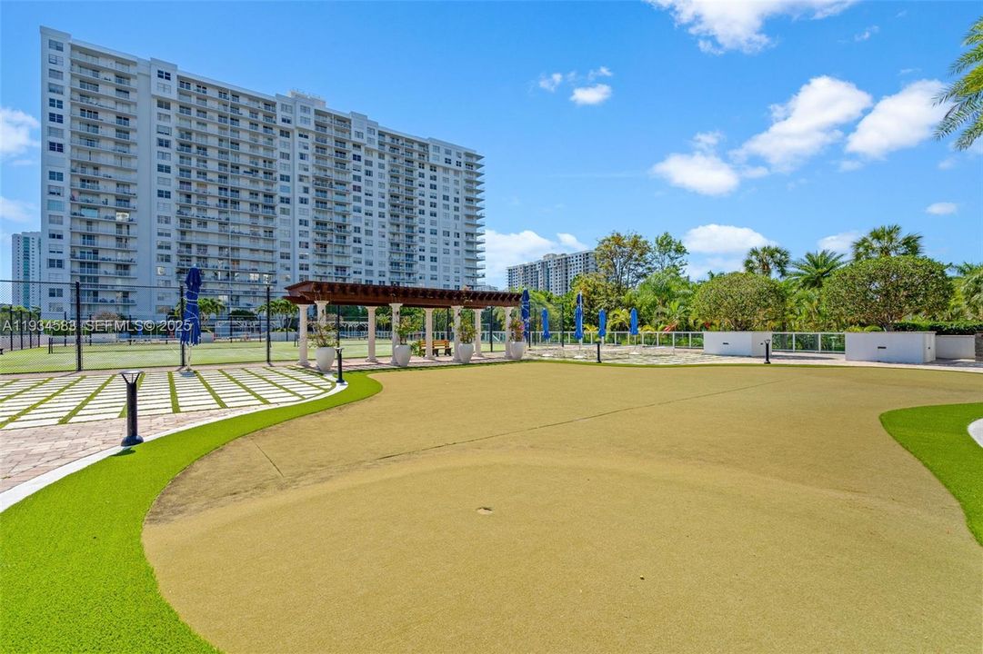 待售: $189,900 (1 贝兹, 1 浴室, 1066 平方英尺)