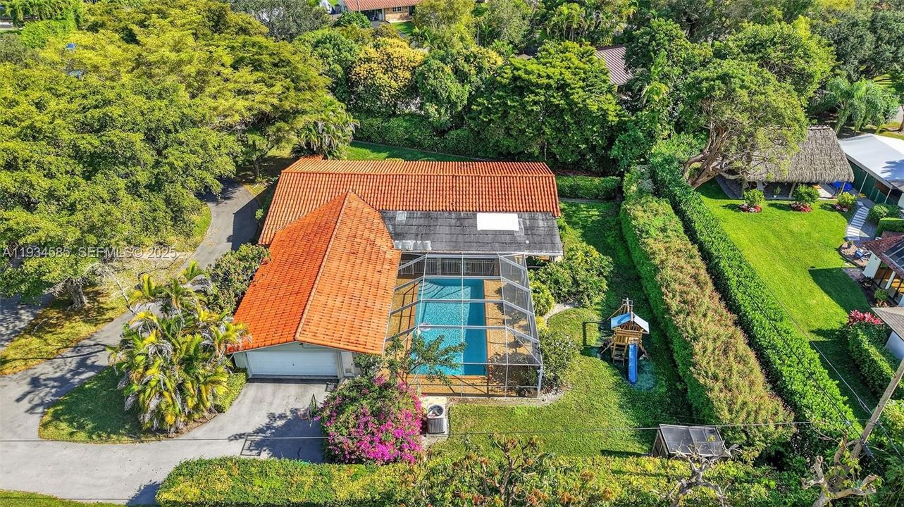 For Sale: $1,650,000 (4 beds, 2 baths, 2374 Square Feet)