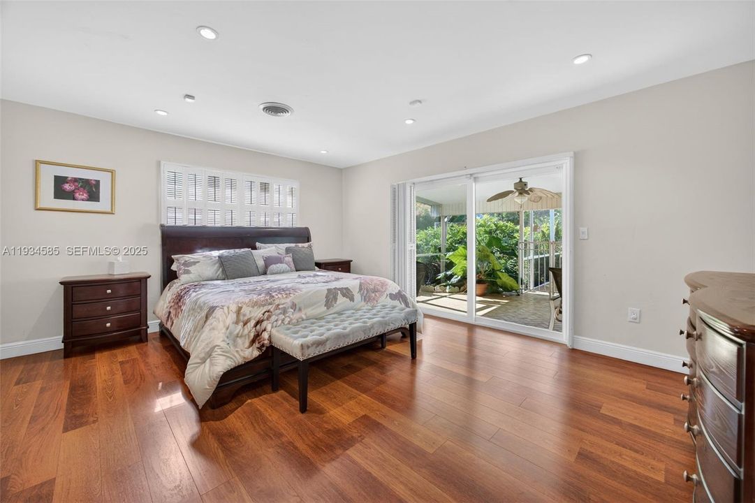 For Sale: $1,650,000 (4 beds, 2 baths, 2374 Square Feet)