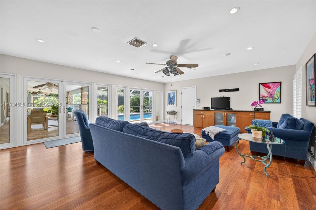 For Sale: $1,650,000 (4 beds, 2 baths, 2374 Square Feet)