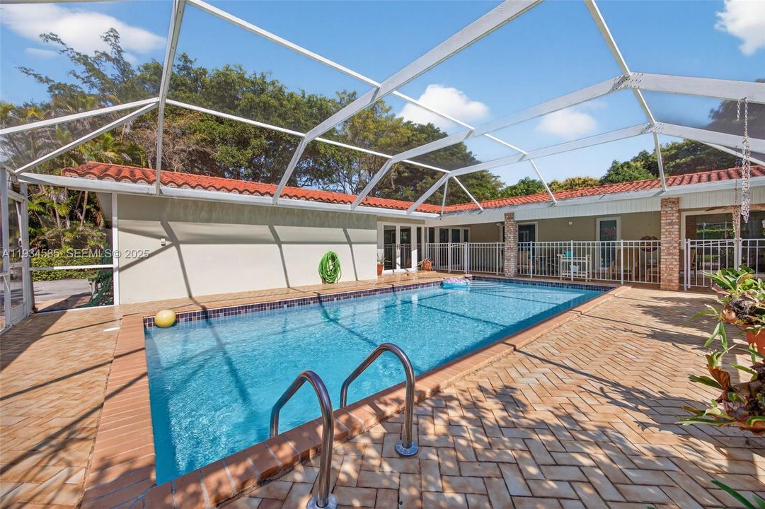 For Sale: $1,650,000 (4 beds, 2 baths, 2374 Square Feet)