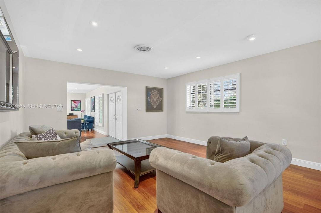 For Sale: $1,650,000 (4 beds, 2 baths, 2374 Square Feet)