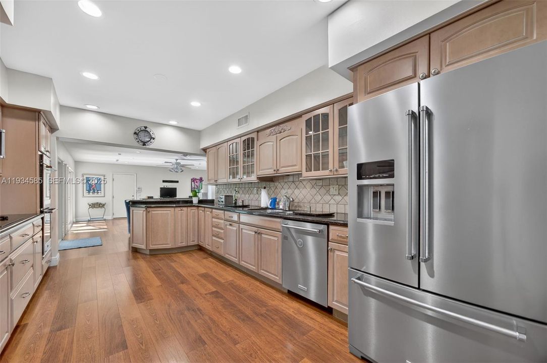 For Sale: $1,650,000 (4 beds, 2 baths, 2374 Square Feet)