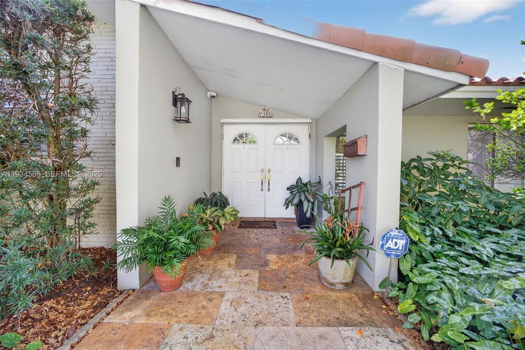 For Sale: $1,650,000 (4 beds, 2 baths, 2374 Square Feet)