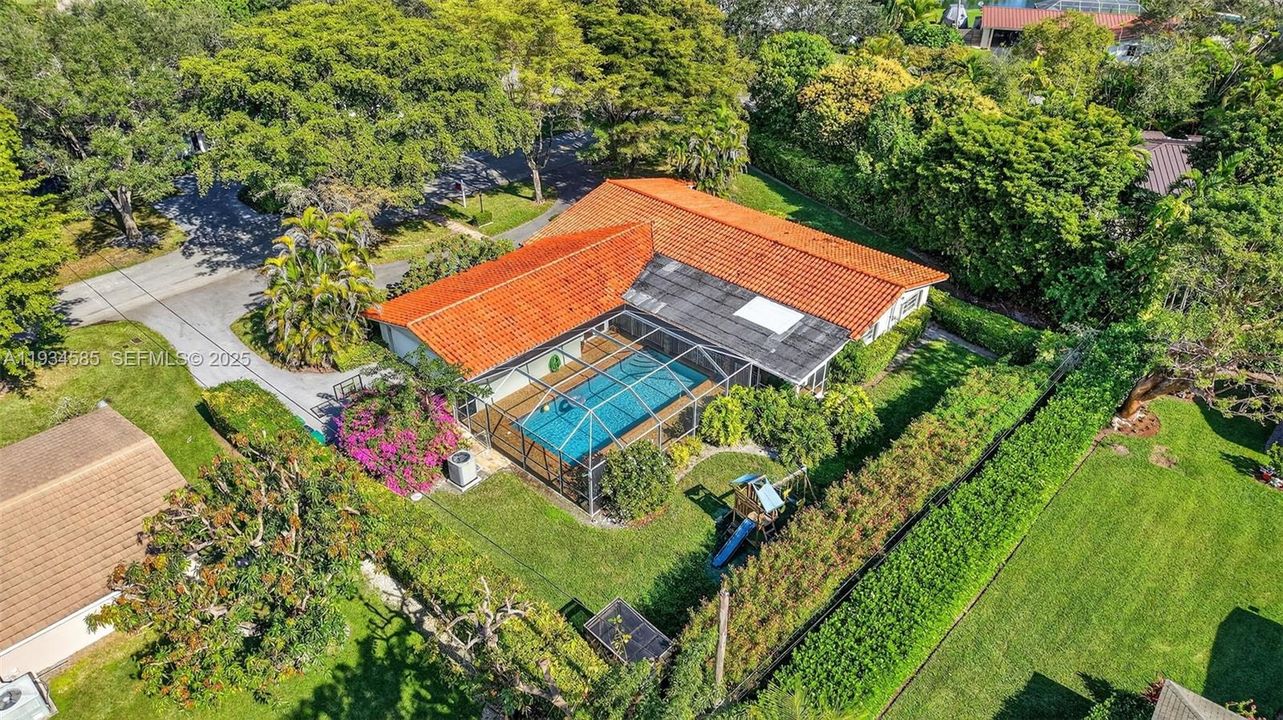 For Sale: $1,650,000 (4 beds, 2 baths, 2374 Square Feet)