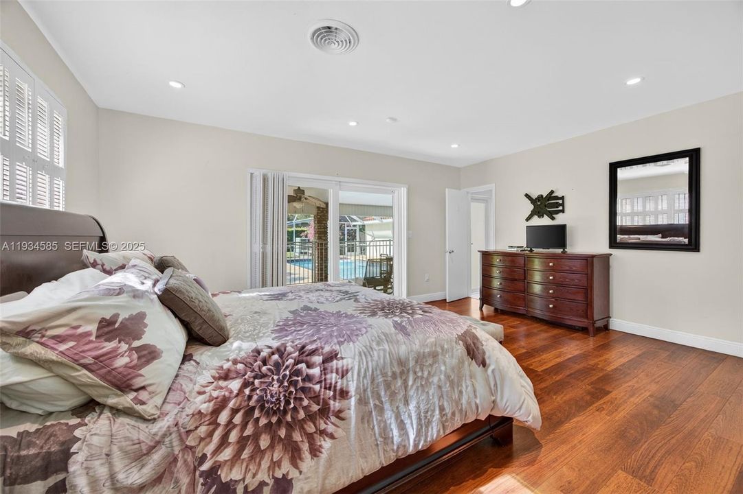 For Sale: $1,650,000 (4 beds, 2 baths, 2374 Square Feet)