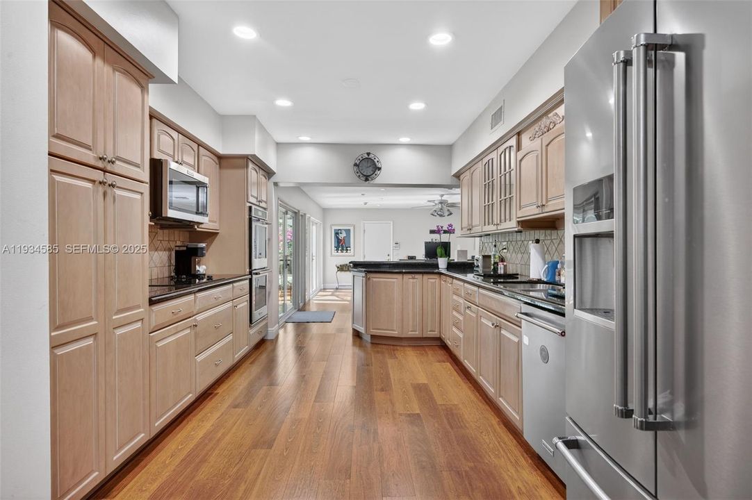 For Sale: $1,650,000 (4 beds, 2 baths, 2374 Square Feet)