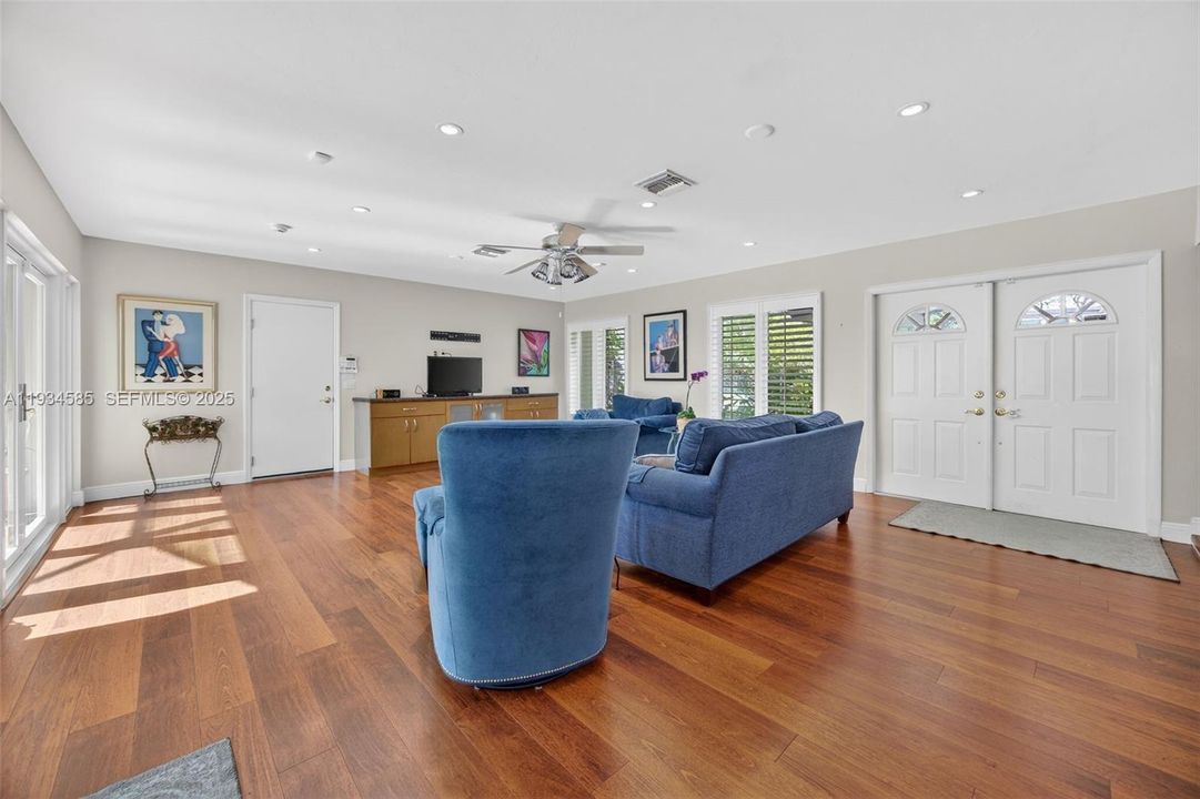 For Sale: $1,650,000 (4 beds, 2 baths, 2374 Square Feet)