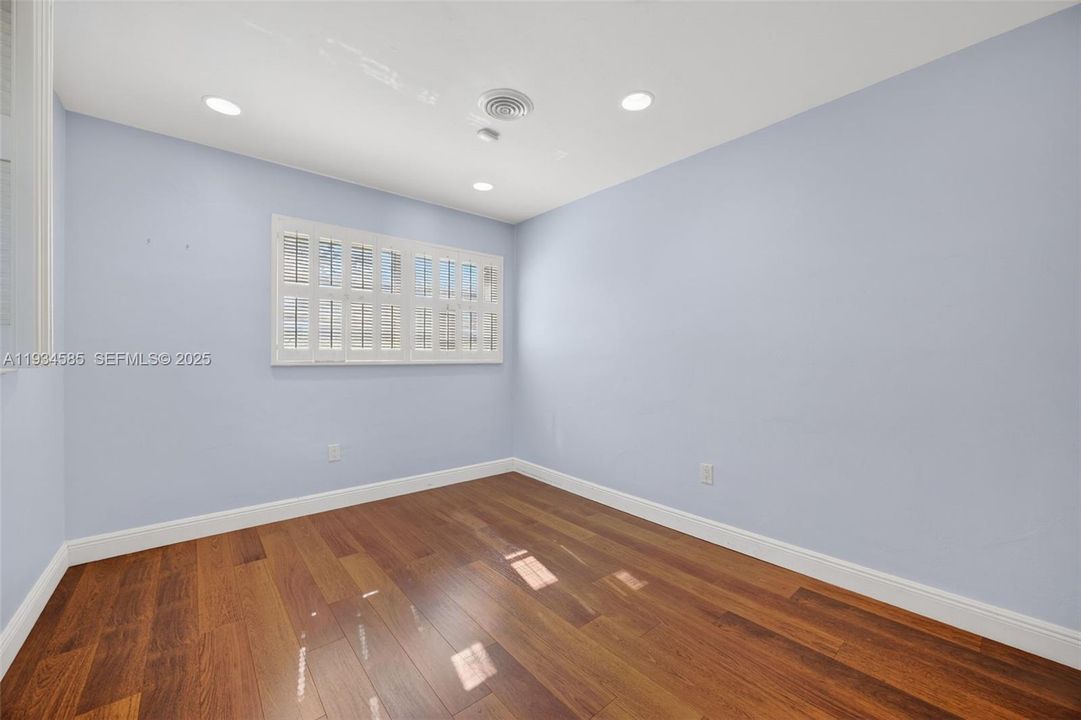 For Sale: $1,650,000 (4 beds, 2 baths, 2374 Square Feet)