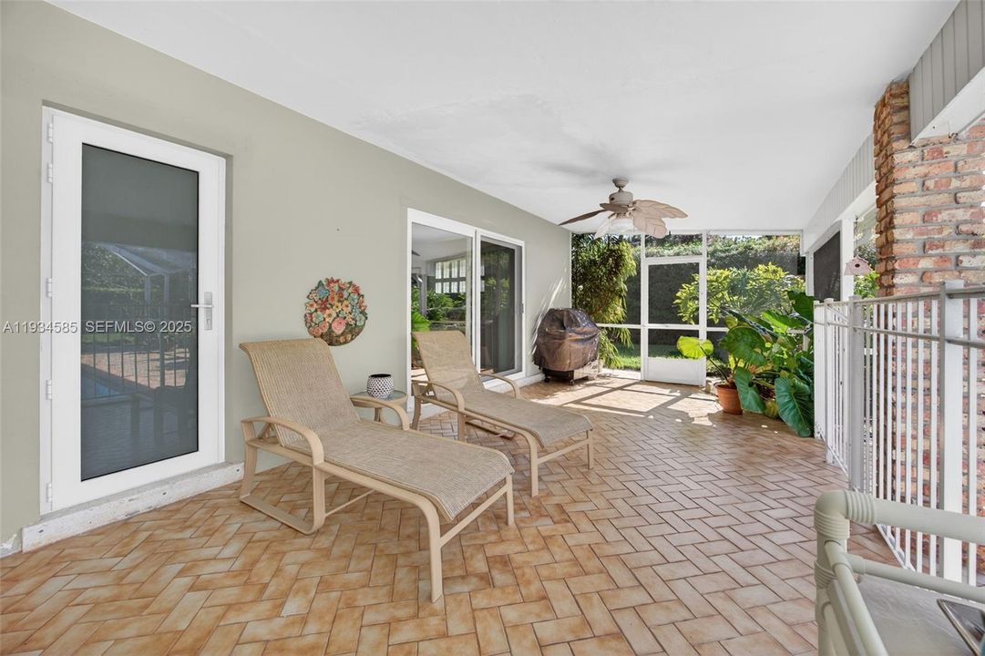 For Sale: $1,650,000 (4 beds, 2 baths, 2374 Square Feet)