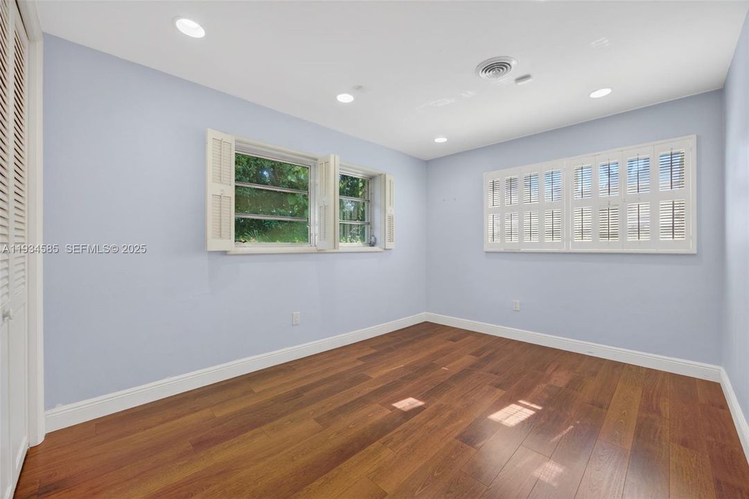 For Sale: $1,650,000 (4 beds, 2 baths, 2374 Square Feet)