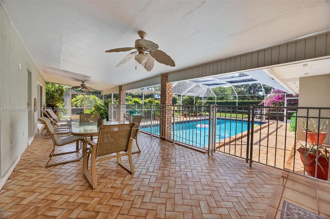 For Sale: $1,650,000 (4 beds, 2 baths, 2374 Square Feet)