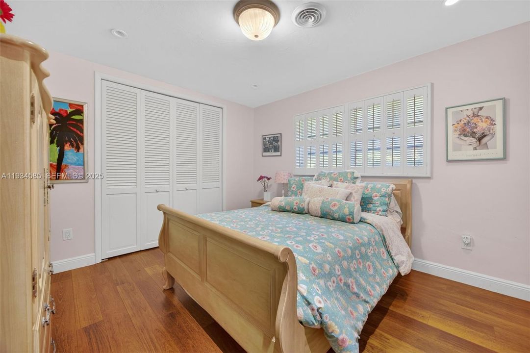 For Sale: $1,650,000 (4 beds, 2 baths, 2374 Square Feet)