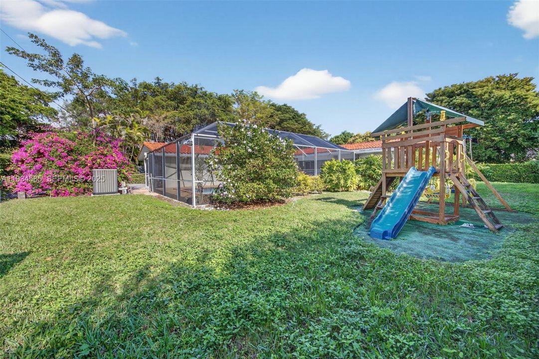 For Sale: $1,650,000 (4 beds, 2 baths, 2374 Square Feet)