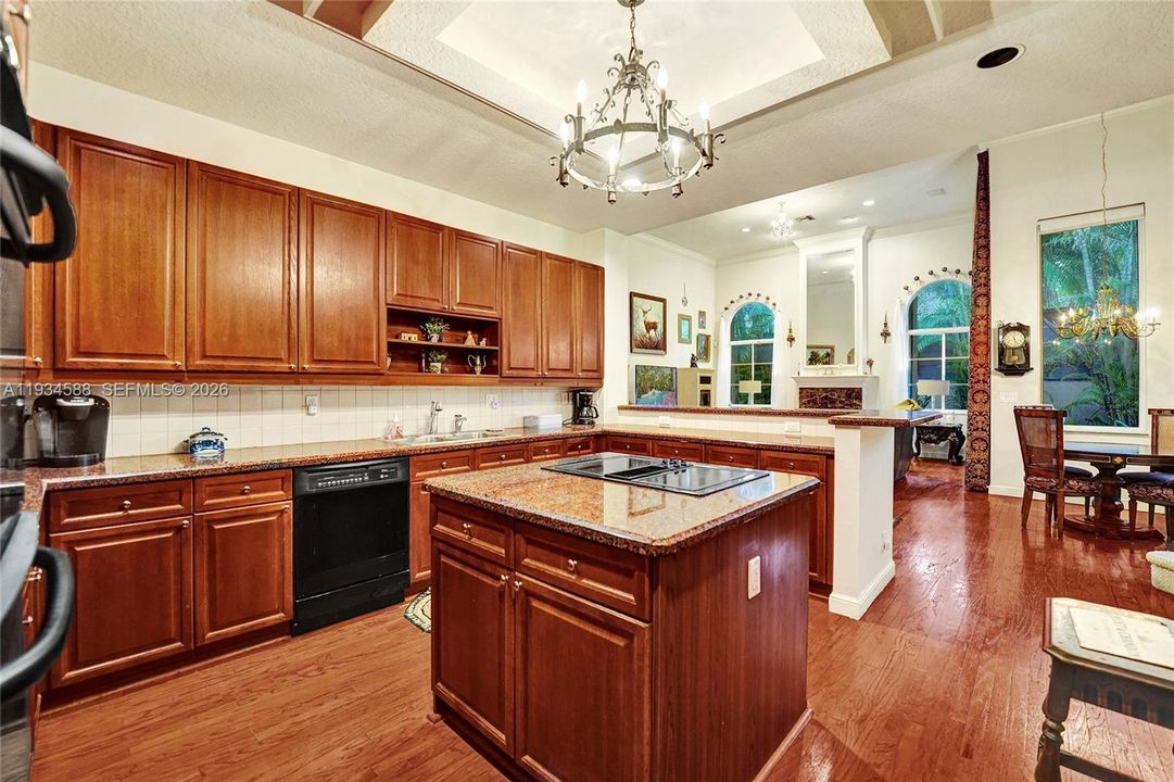 For Sale: $2,600,000 (5 beds, 4 baths, 3968 Square Feet)