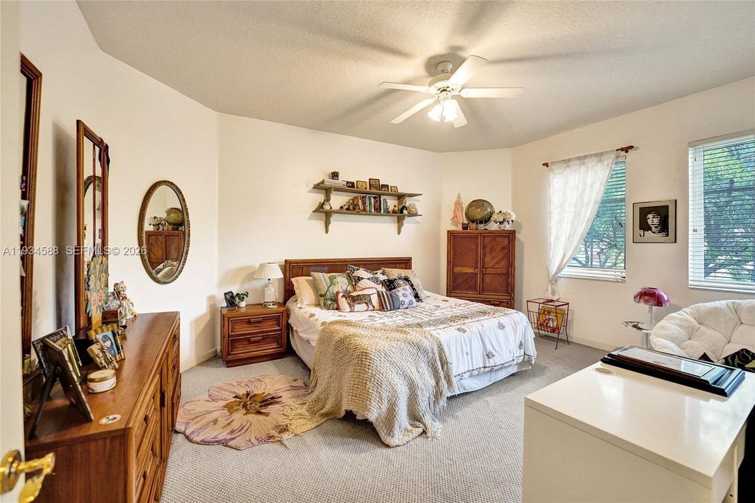 For Sale: $2,600,000 (5 beds, 4 baths, 3968 Square Feet)