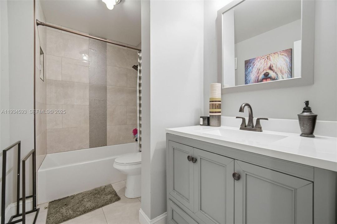 For Sale: $335,000 (2 beds, 2 baths, 1284 Square Feet)