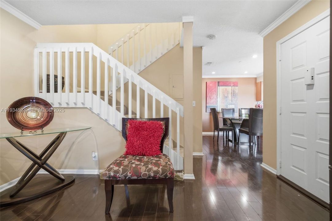 For Sale: $335,000 (2 beds, 2 baths, 1284 Square Feet)