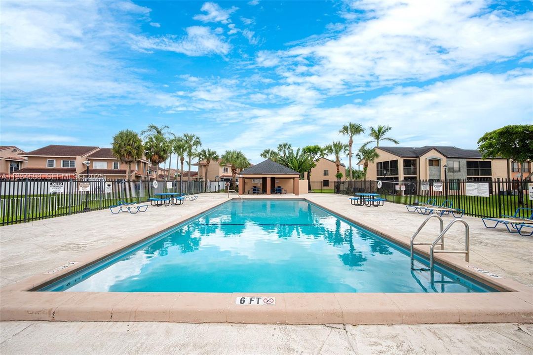 For Rent: $3,100 (3 beds, 2 baths, 1170 Square Feet)