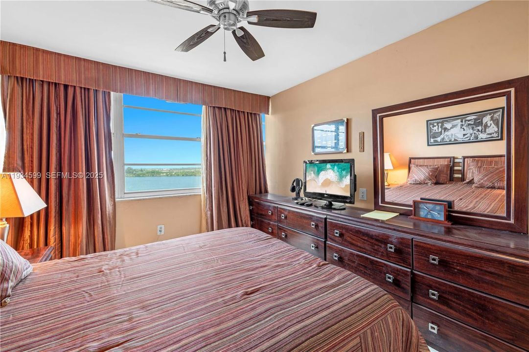 En Venta: $220,000 (2 camas, 2 baños, 1140 Pies cuadrados)