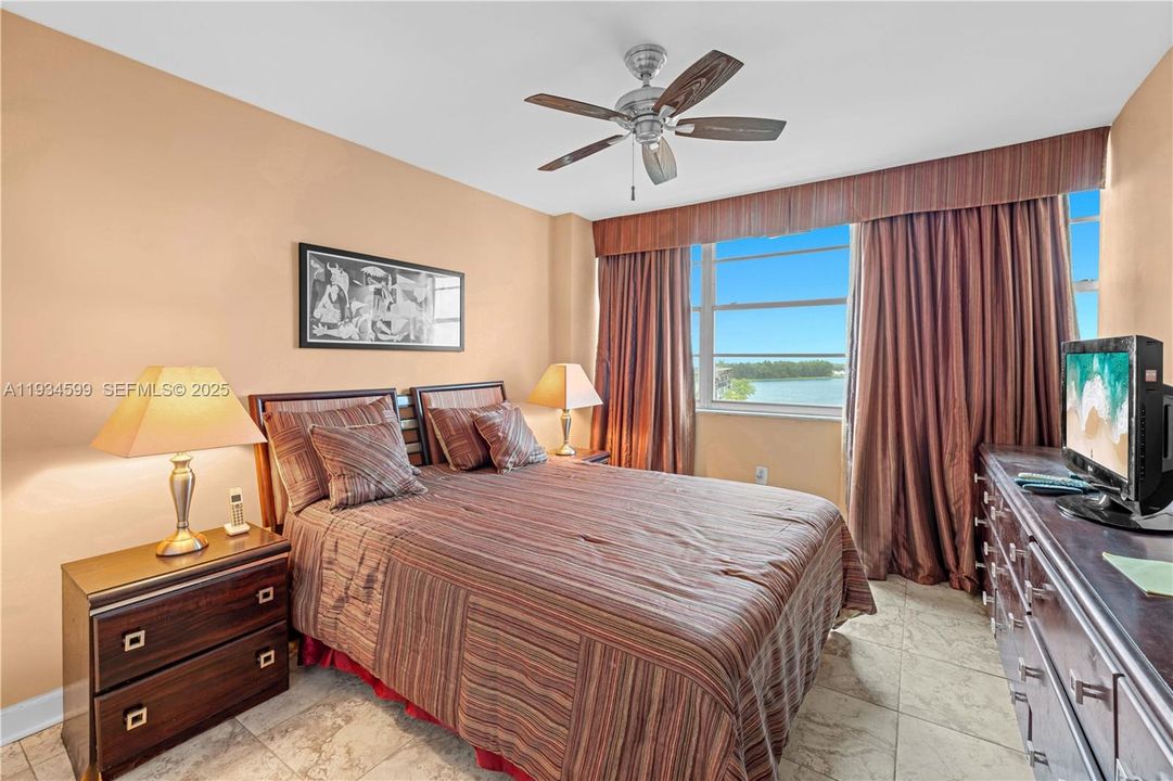 En Venta: $220,000 (2 camas, 2 baños, 1140 Pies cuadrados)