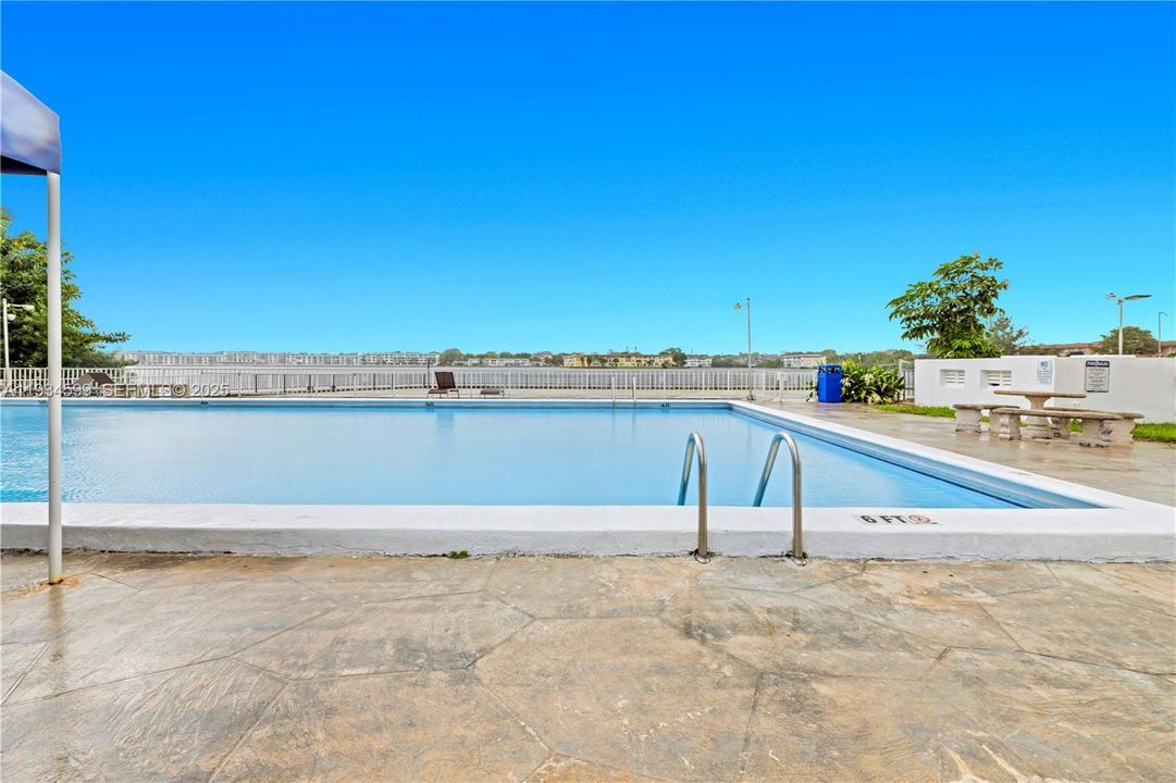 En Venta: $220,000 (2 camas, 2 baños, 1140 Pies cuadrados)