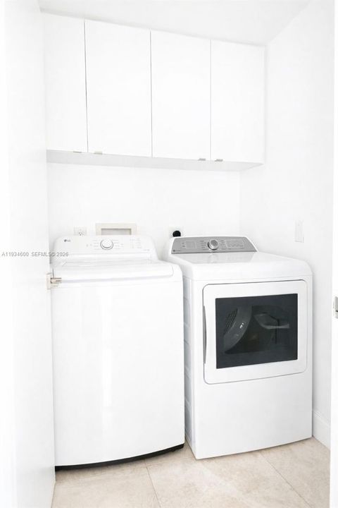 待售: $735,000 (2 贝兹, 2 浴室, 1730 平方英尺)