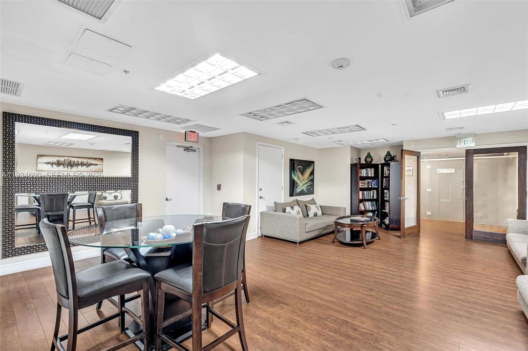 For Sale: $675,000 (2 beds, 2 baths, 1730 Square Feet)