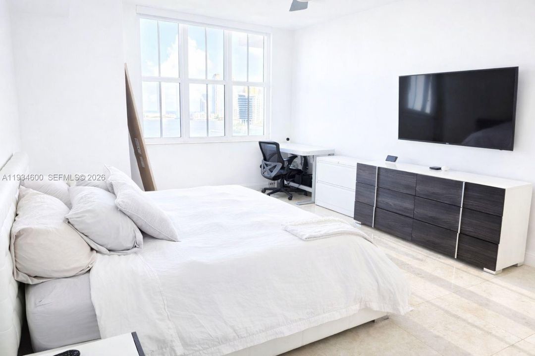 待售: $735,000 (2 贝兹, 2 浴室, 1730 平方英尺)