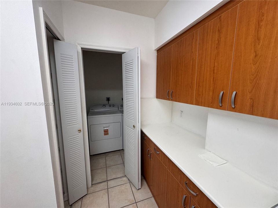 待售: $370,000 (3 贝兹, 2 浴室, 1187 平方英尺)